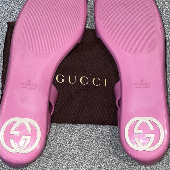 GUCCI pink rubberized peep toe pool vacation flat - Picture 4 of 8